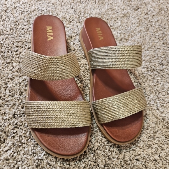 MIA Gold Brown Double Strap Slide On Sandals Size 9 Women's - Picture 1 of 8